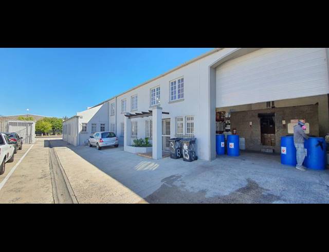 210M² WAREHOUSE TO LET IN AIRPORT INDUSTRIA